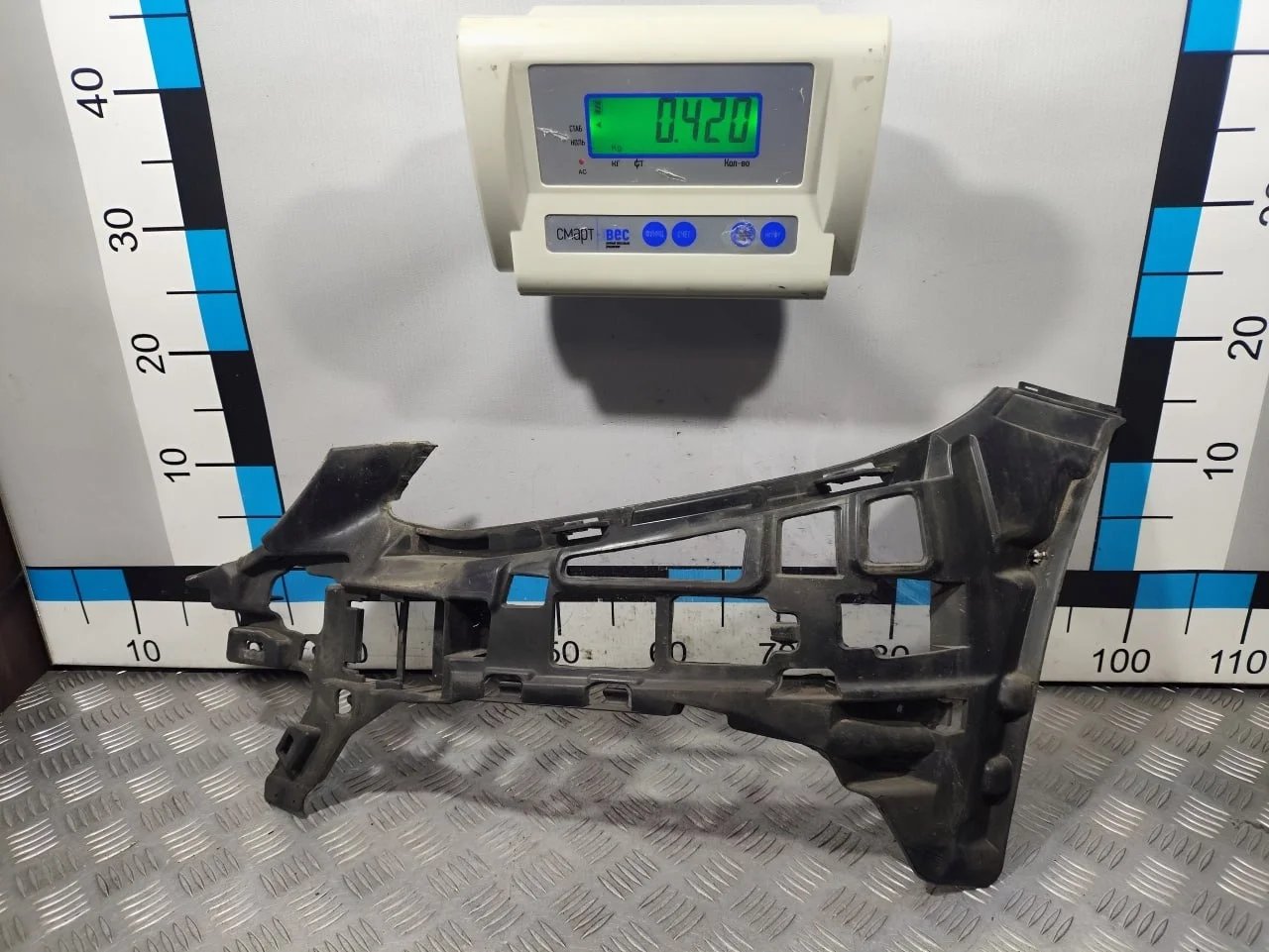 [Б/У] Кронштейн переднего бампера левый [Код: 00605659 ]