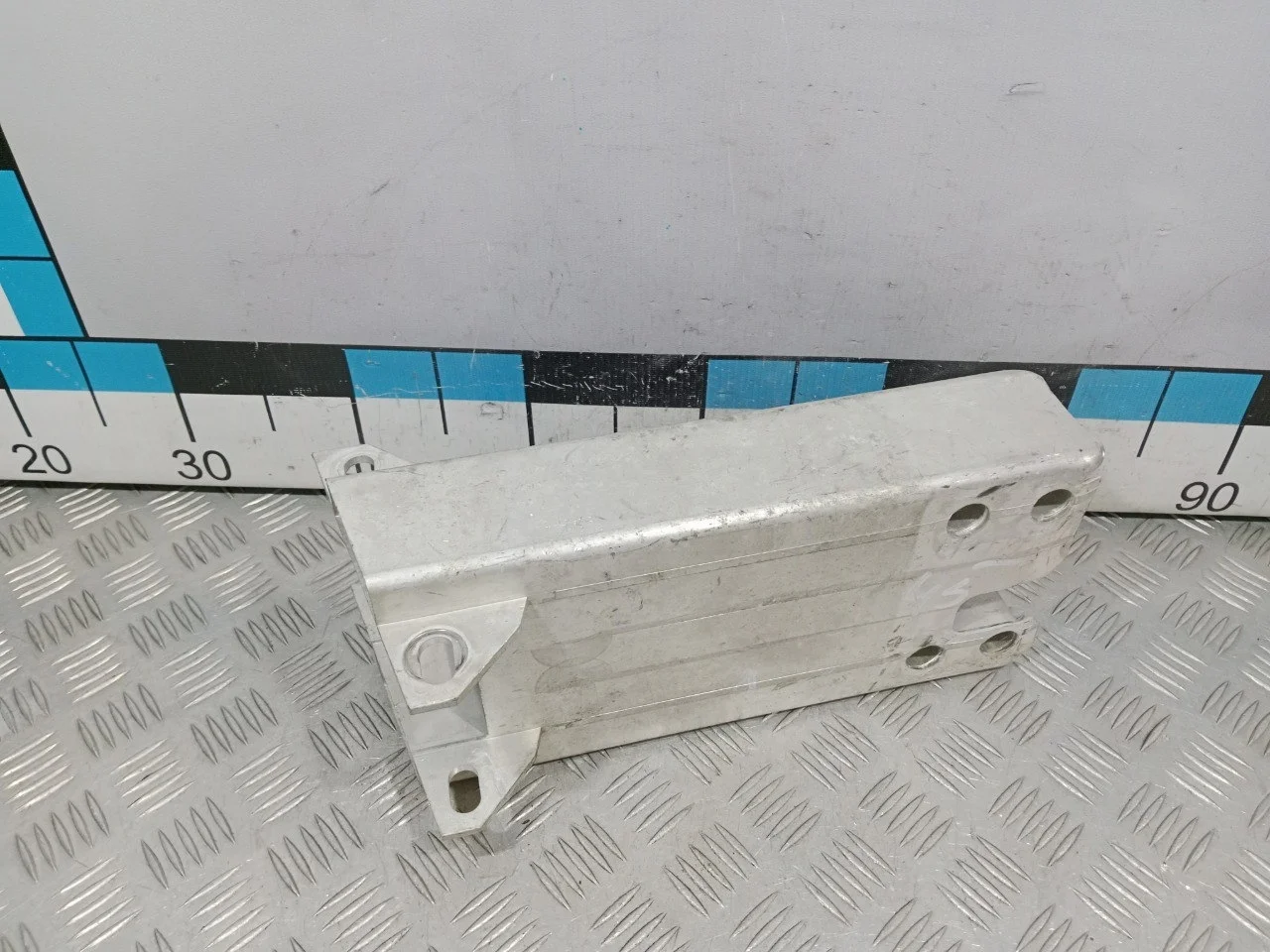 [Б/У] Кронштейн переднего усилителя правый W222 [Код: 00605285 ]
