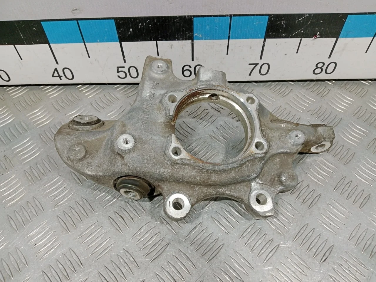 [Б/У] Кулак поворотный задний левый Mercedes W205 [Код: 00524014 ]