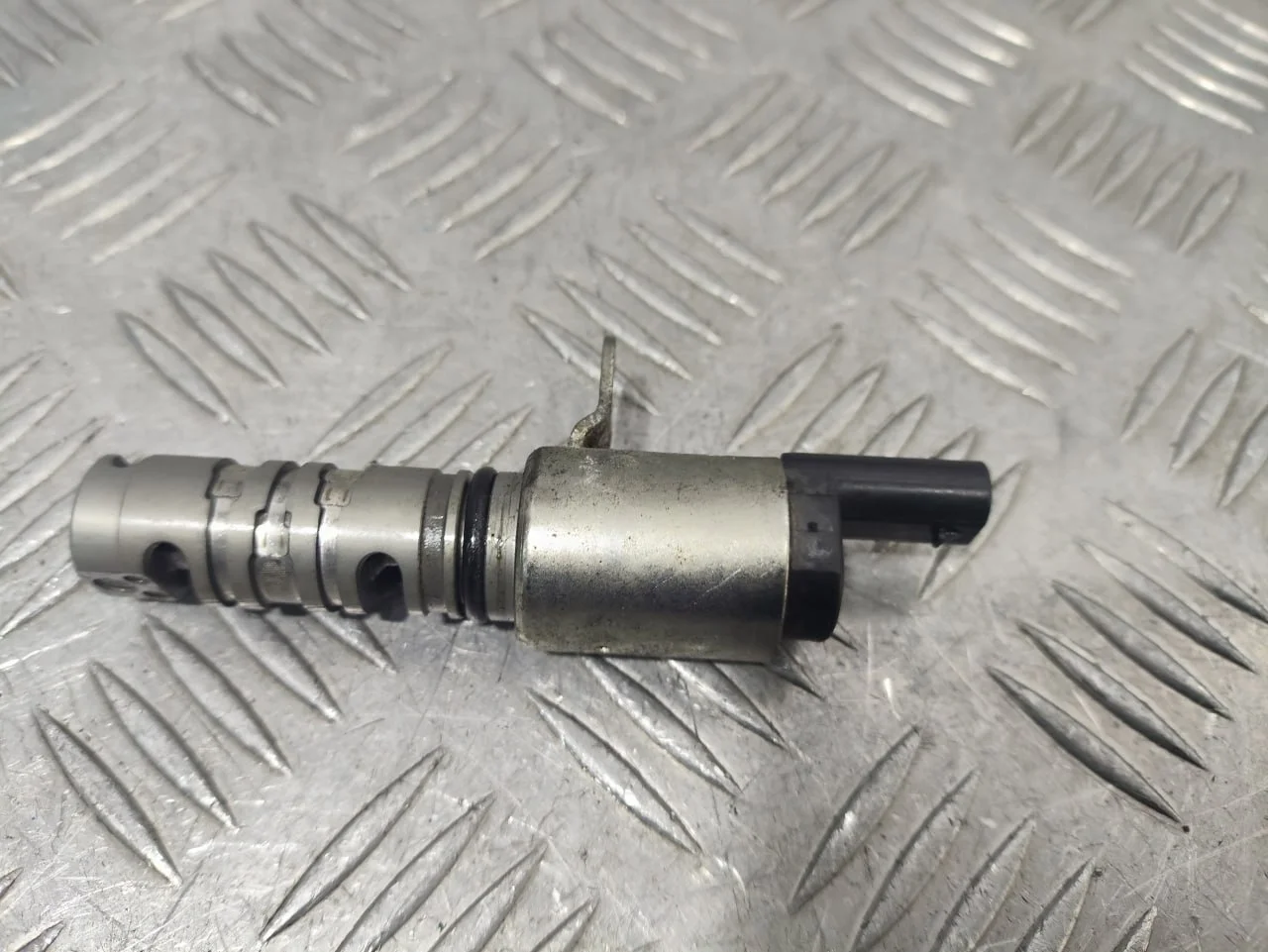 [Б/У] Клапан изменения фаз ГРМ [Код: 00608246 ]