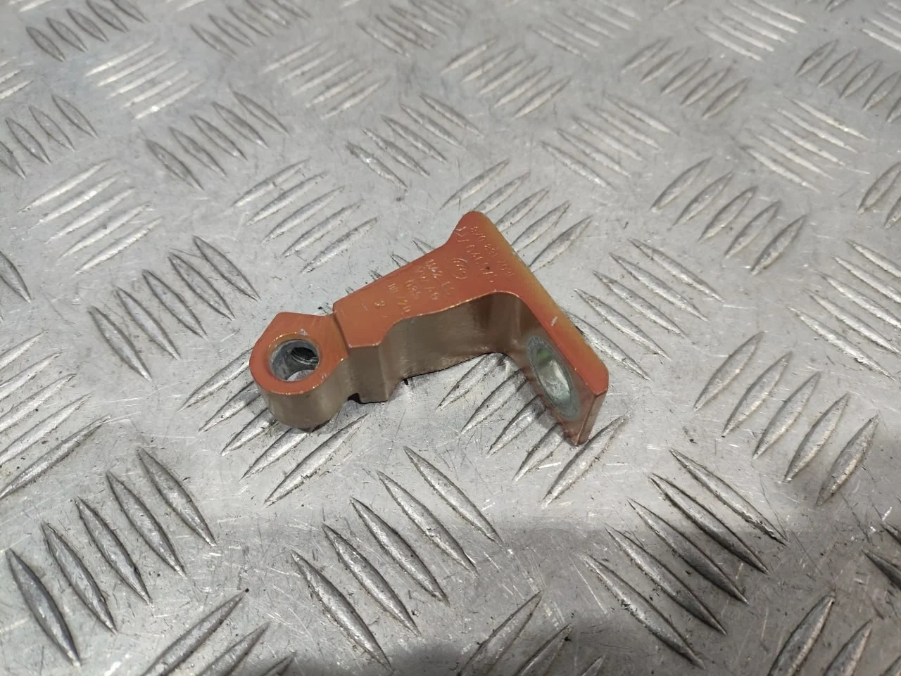 [Б/У] Петля передней левой двери верхняя=нижняя [Код: 00608580 ]