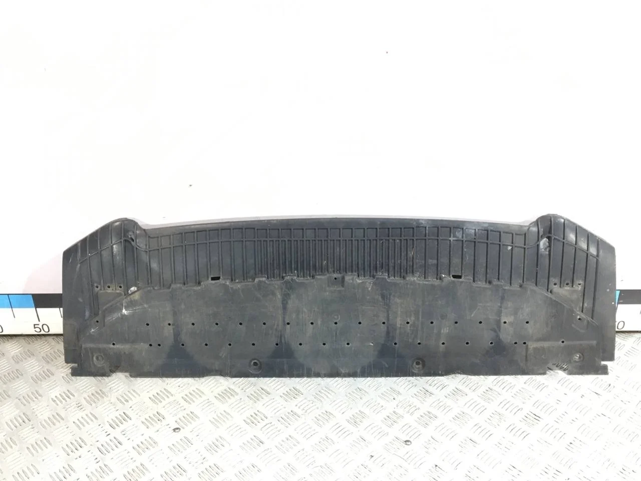 [Б/У] Пыльник под передний бампер [Код: 00605747 ]