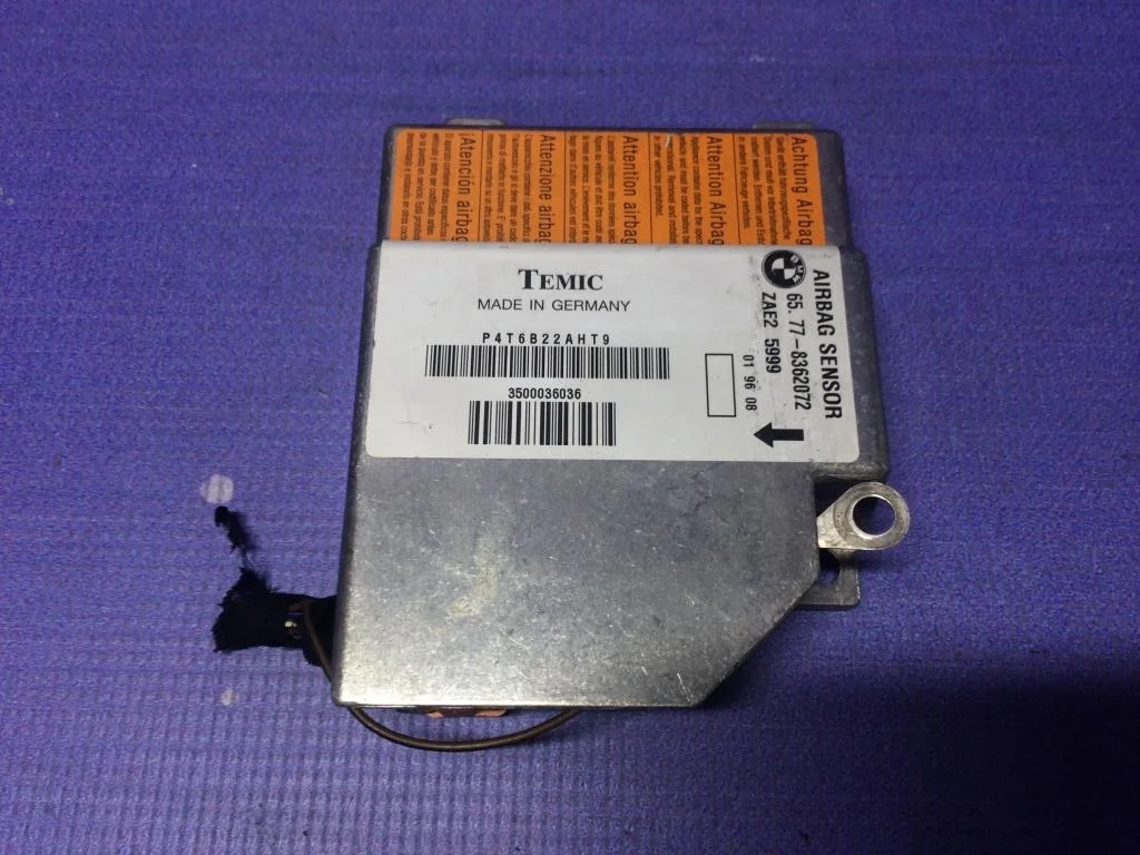 блок управления airbag BMW 5-серия E39  M51D25 143 лс 525tds