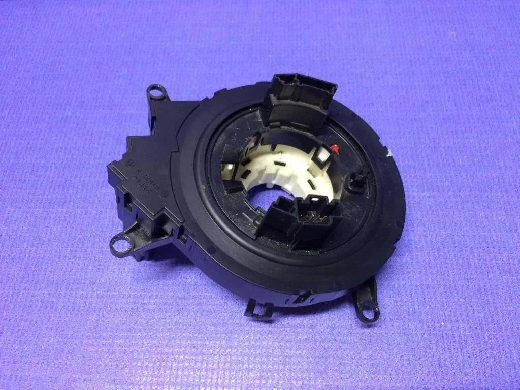 кольцо контактное подрулевое BMW 5-серия E60/E61  N53B30A 218 лс 525i