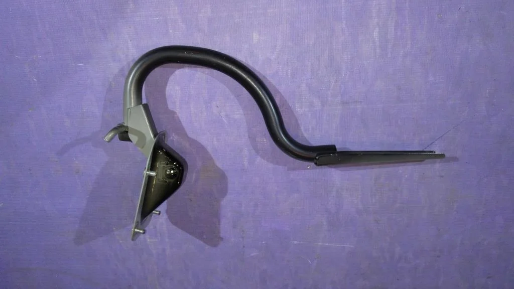 петля багажника BMW 5-серия E60/E61  N53B30A 218 лс 525i