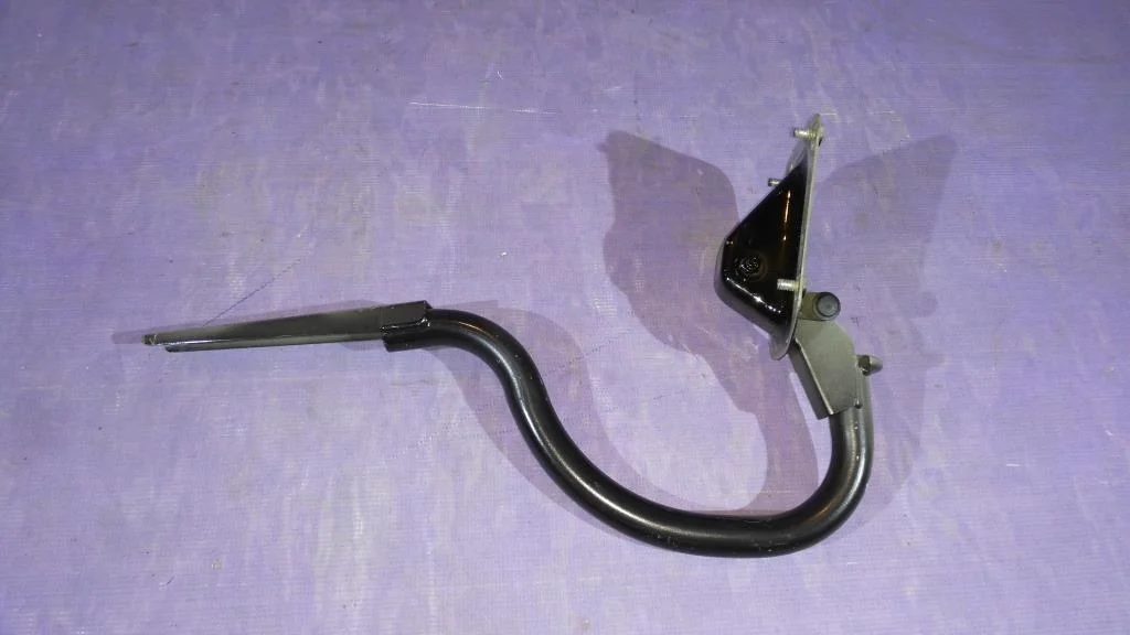 петля багажника BMW 5-серия E60/E61 41627111388