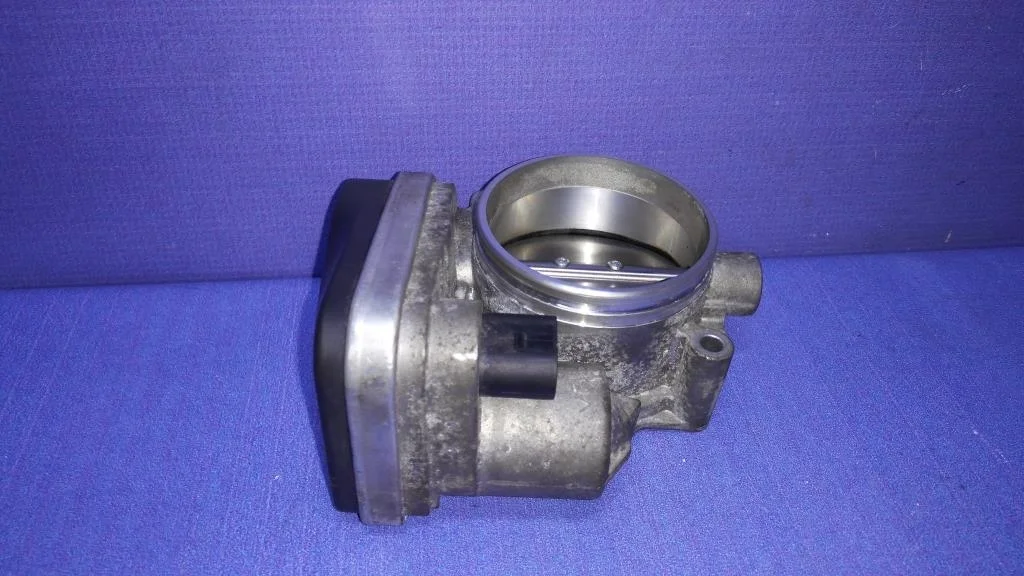 дроссельная заслонка BMW 5-серия E60/E61  N52B25UL 177 лс 523i