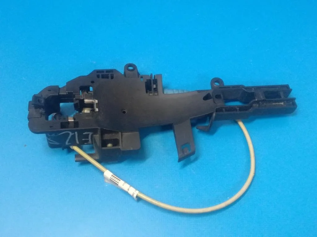 кронштейн ручки двери BMW 1-серия E87/E81  N47D20С 143 лс 118d