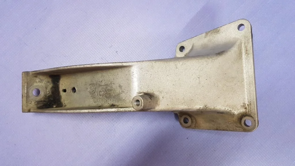 кронштейн двигателя BMW 5-серия E39