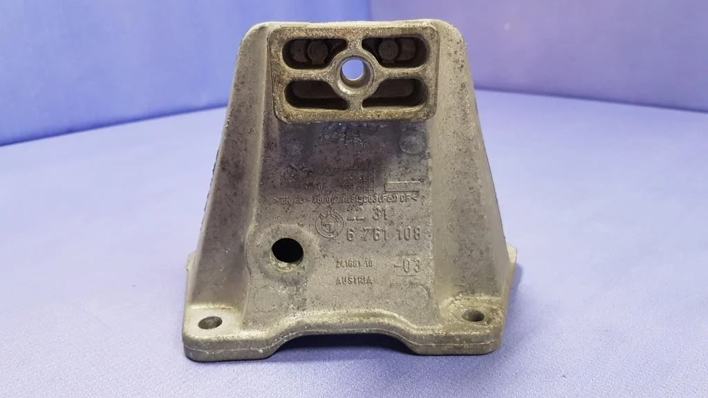 кронштейн кпп BMW 5-серия E60/E61  N47D20A 177лс 520d