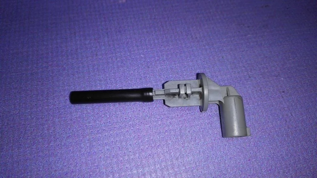 датчик уровня охлаждающей жидкости BMW 5-серия E60/E61