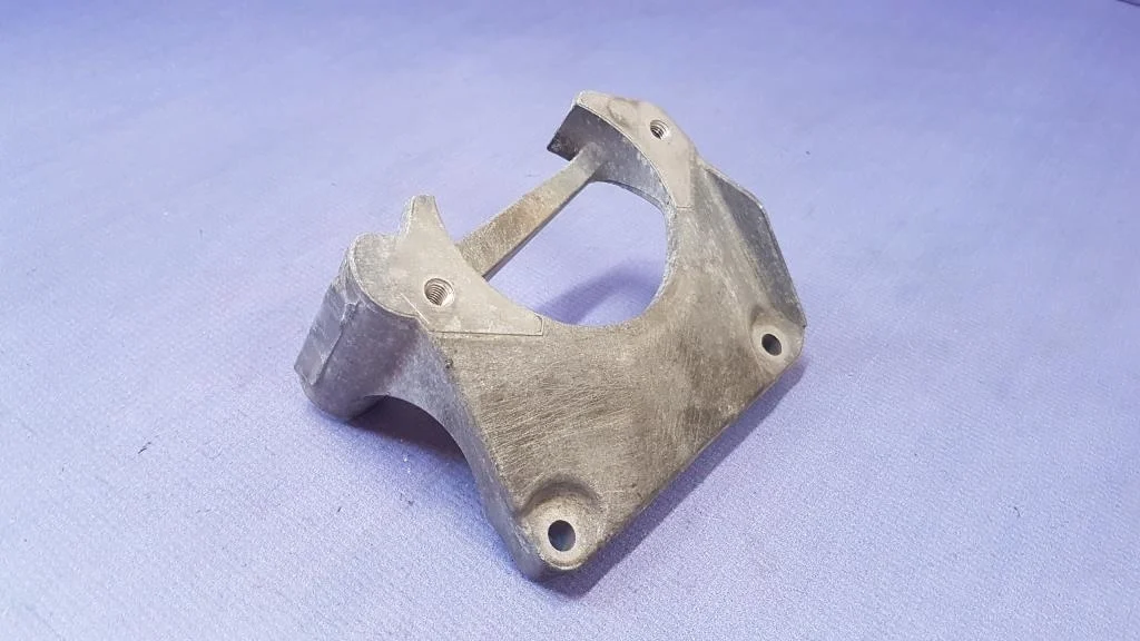 кронштейн двигателя BMW 5-серия E60/E61  N53B30A 218 лс 525i