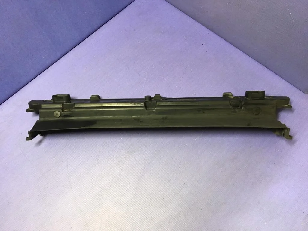 рамка радиатора часть BMW 5-серия E60/E61