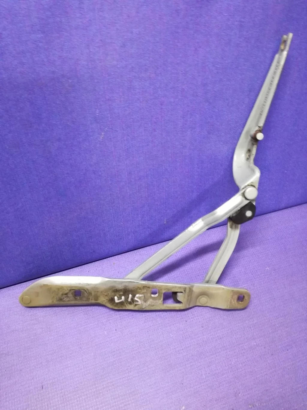 петля багажника BMW 5-серия E39 41628203278  M52B28 192 лс 528i 1998 Серебро