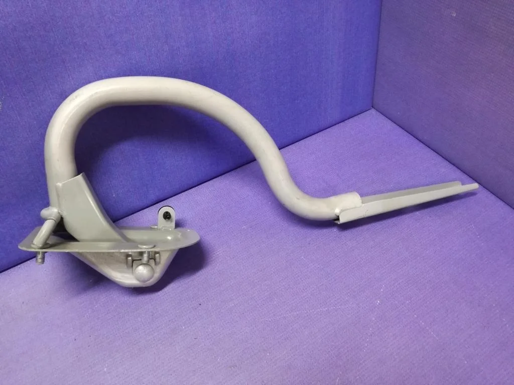 петля багажника BMW 5-серия E60/E61 41627111388