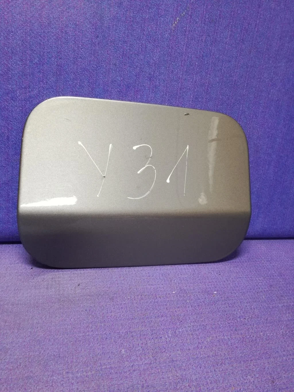 лючок бензобака BMW 5-серия E60/E61  M47D20 163 лс 520d