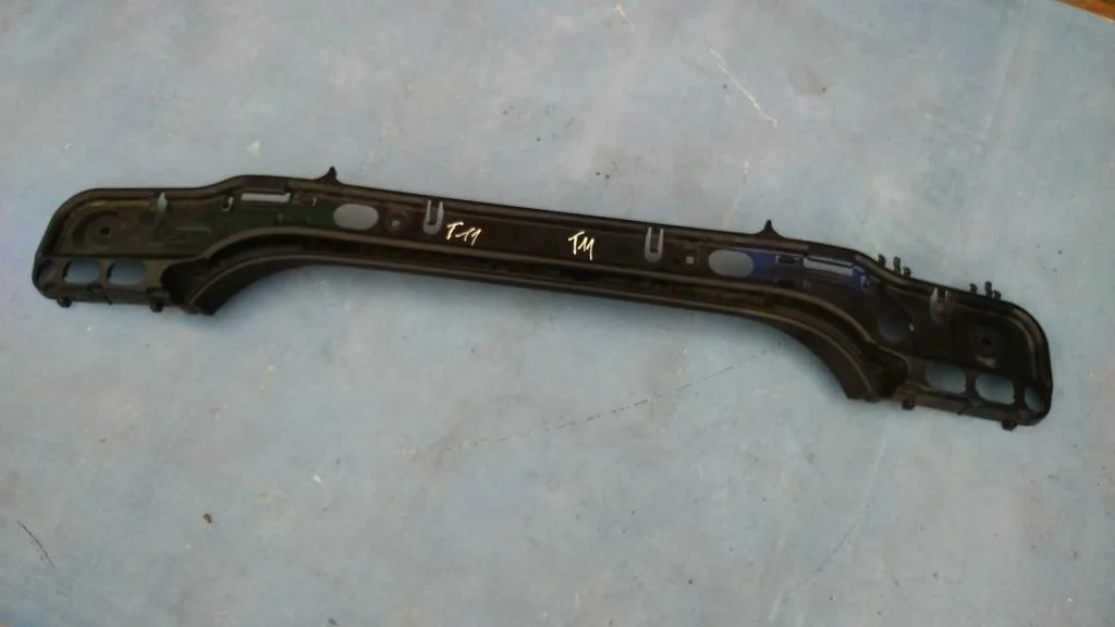 кронштейн заднего бампера BMW 5-серия E60/E61  M57TUD30 272 лс 535d