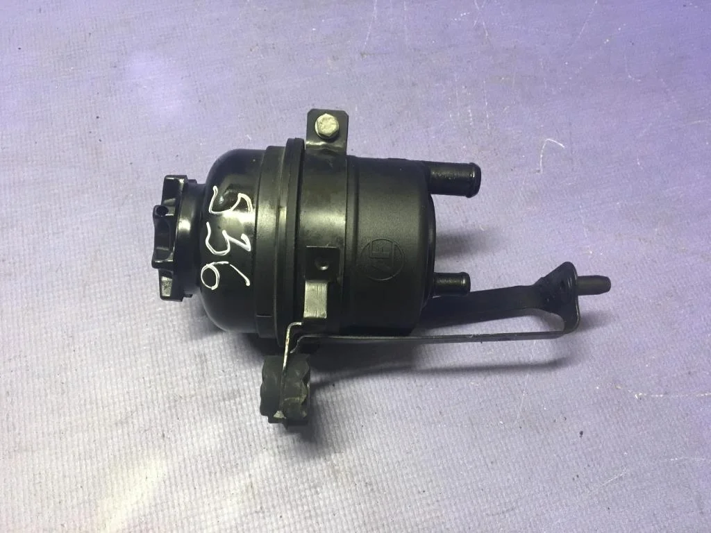 бачок гидроусилителя BMW 5-серия E60/E61  N52B25 218 лс 525i