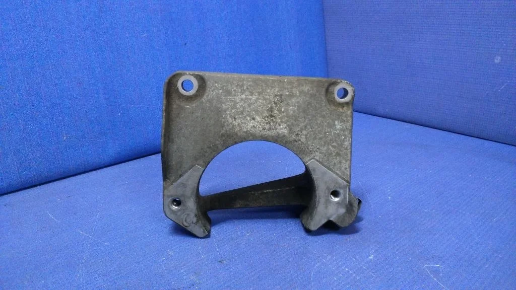 кронштейн двигателя BMW 5-серия E60/E61  N52B25 218 лс 525i