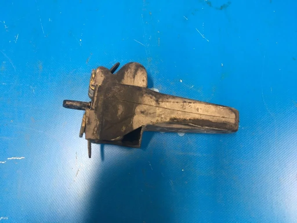 ограничитель двери BMW 5-серия E39 51228193448  M54B25 192 лс 525i 2001 TITANSILBER METALLIC (354)