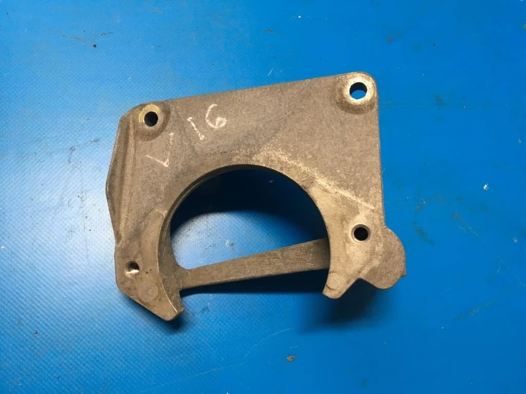 кронштейн двигателя BMW 5-серия E60/E61