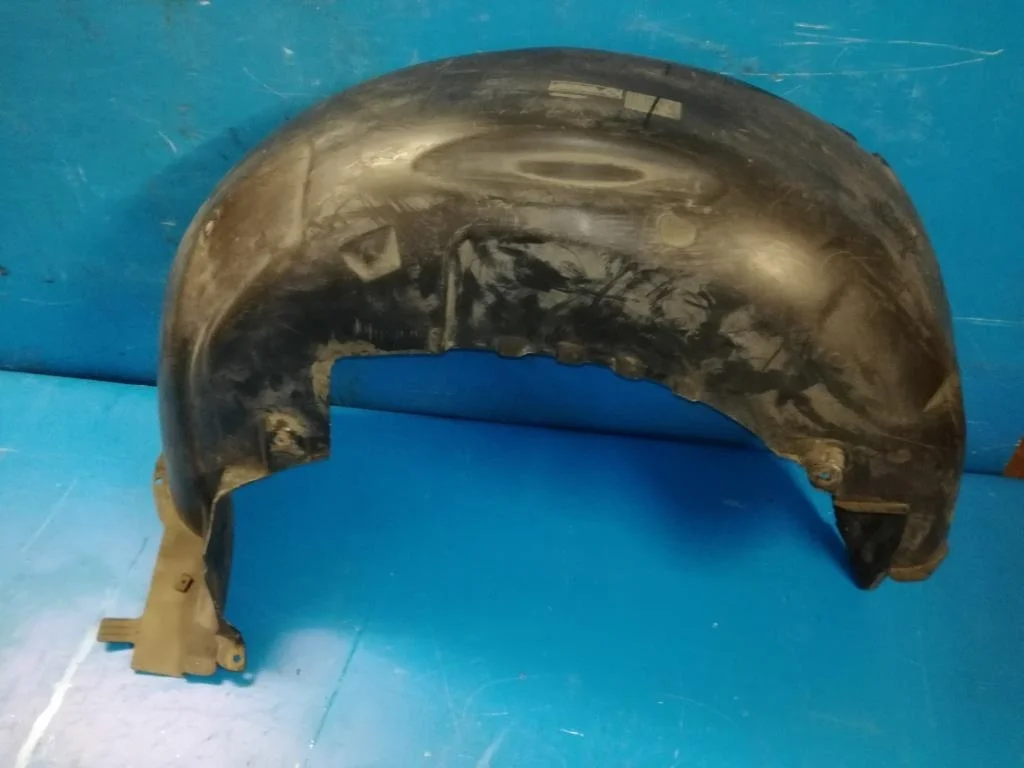 подкрылок BMW X5 E53 51718403060  M57D30 184 лс 3.0d 2001 TITANSILBER METALLIC (354)