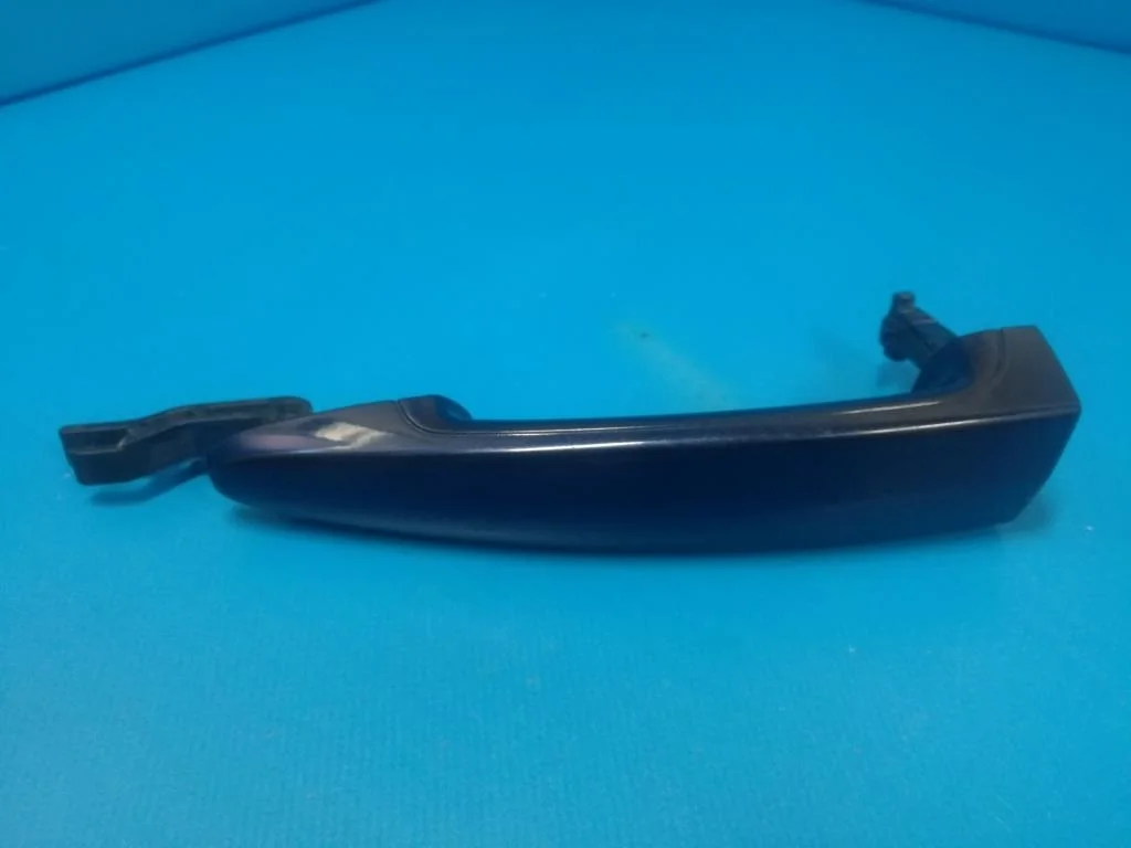 ручка двери наружная BMW 1-серия E87/E81  N47D20С 143 лс 118d