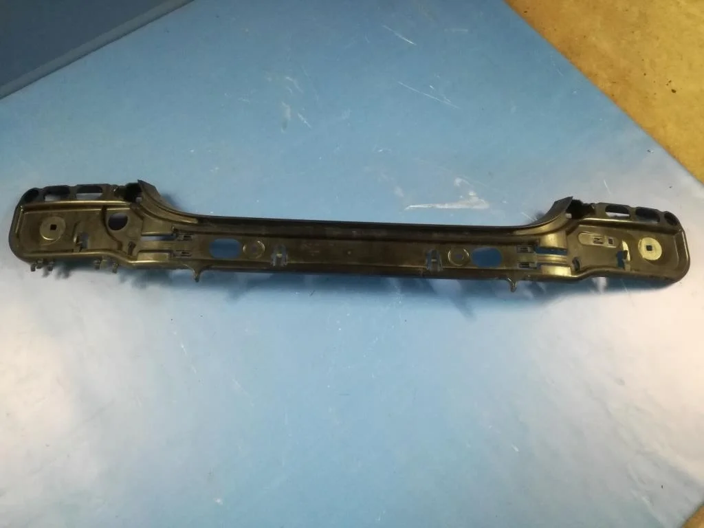 кронштейн заднего бампера BMW 5-серия E60/E61  N47D20A 177 лс 520d