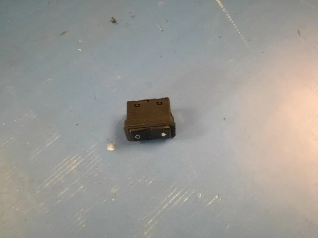 кнопка стеклоподъемника BMW 5-серия E39