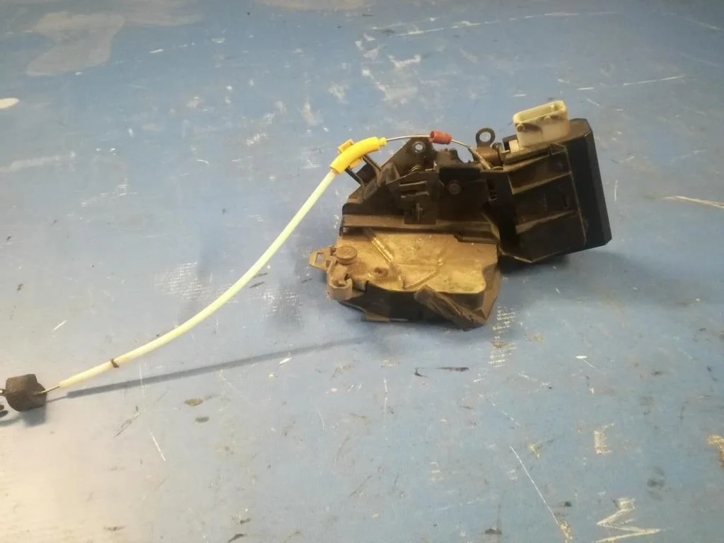 замок двери BMW 5-серия E39