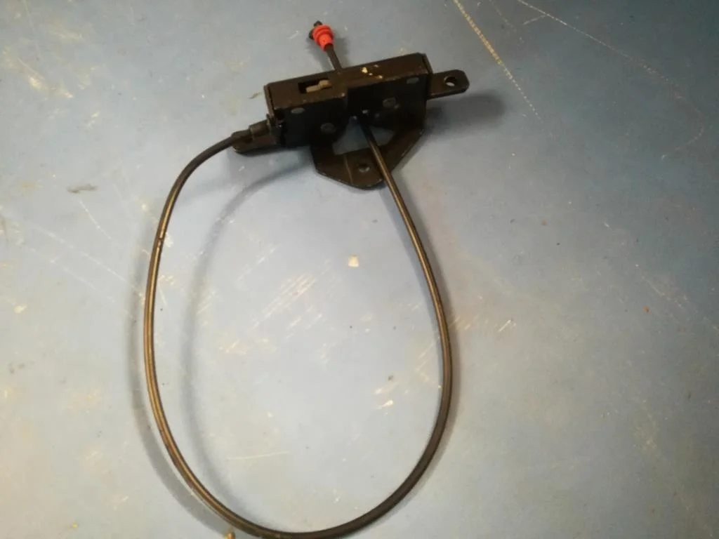 замок багажника BMW X5 E53 51248408963  M62B44 286 лс 4.4i 2003 BLACK SAPPHIRE METALLIC (475)