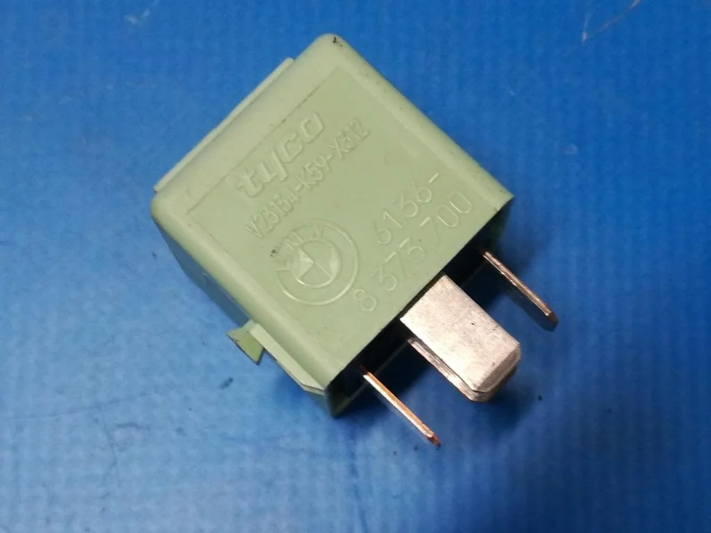 реле BMW X5 E53  M62B44 286 лс 4.4i