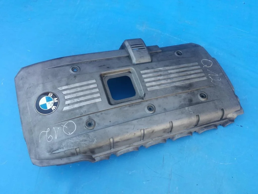 накладка декоративная двигателя BMW 3-серия E90/E91  N52B30 258 лс 330i