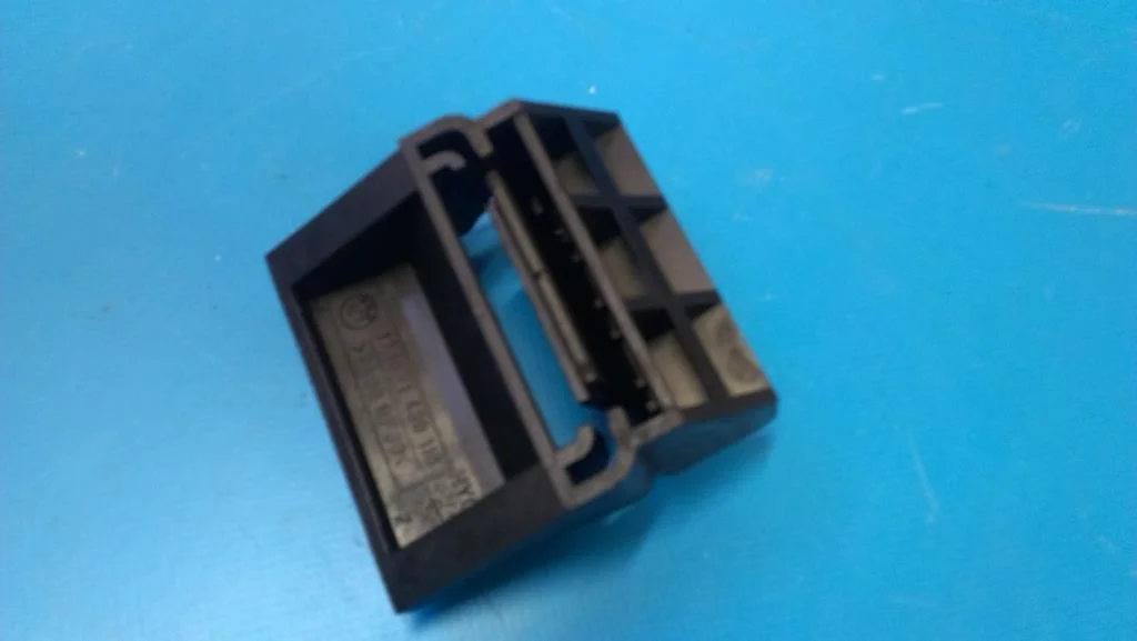 кронштейн радиатора BMW X5 E53  M54B30 231 лс 3.0i