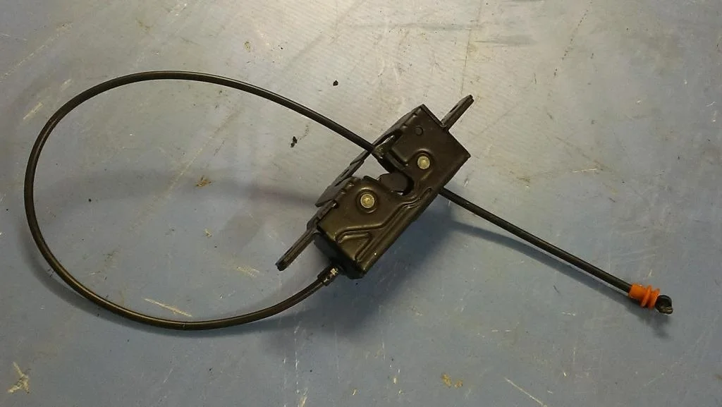 замок багажника BMW X5 E53 51248408963  M57/TU 218 лс 3.0d 2006 TITANSILBER METALLIC (354)