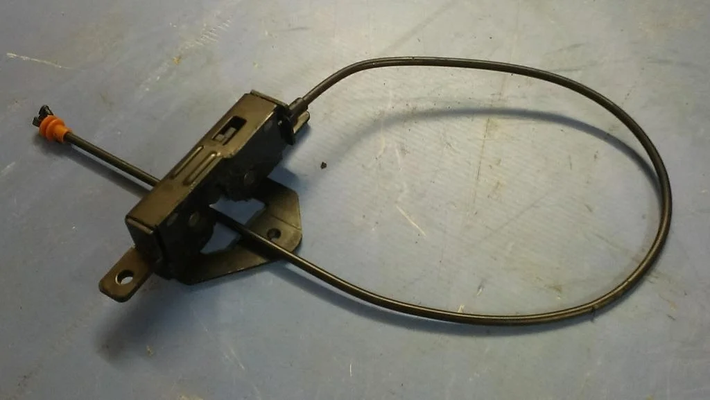 замок багажника BMW X5 E53 51248408964  M57/TU 218 лс 3.0d 2006 TITANSILBER METALLIC (354)