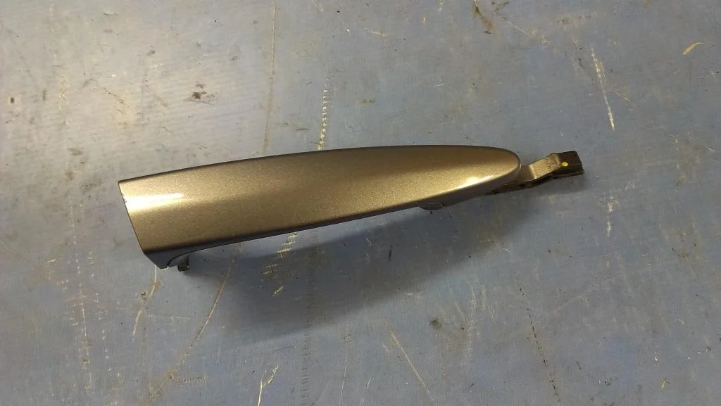 ручка двери наружная BMW 3-серия E92/E93 51217207562  N53B30A 218 лс 325i 2009 Серый металлик