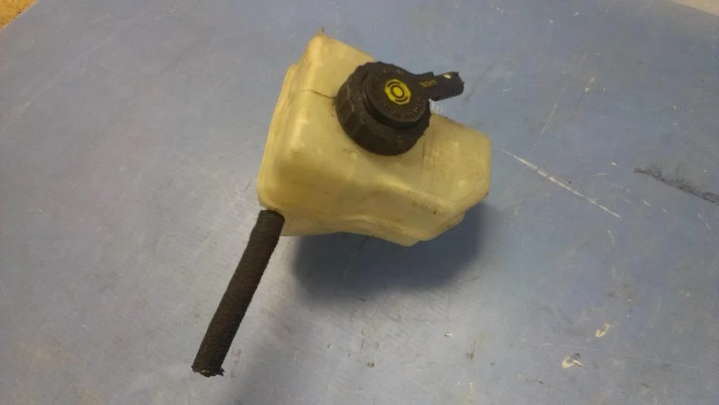 бачок главного тормозного цилиндра BMW 3-серия E92/E93  N53B30A 218 лс 325i