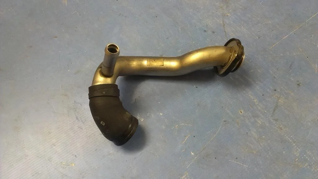 подводящий трубопровод BMW 3-серия E92/E93  N53B30A 218 лс 325i