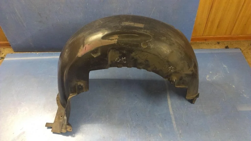 подкрылок BMW X5 E53 51718403060  M57/TU 218 лс 3.0d 2006 TITANSILBER METALLIC (354)