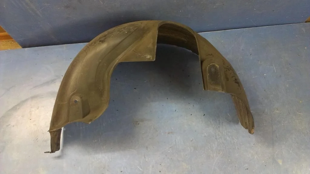 подкрылок BMW X3 E83  M54B30 231 лс 3.0i