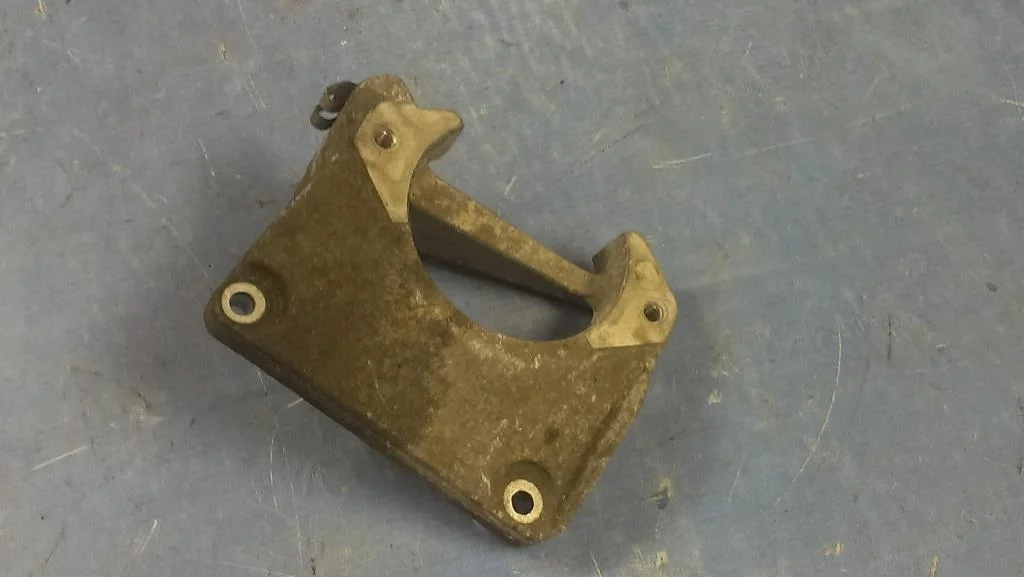 кронштейн двигателя BMW 5-серия E60/E61  N53B30A 218 лс 525i