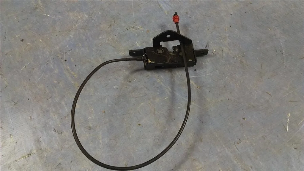 замок багажника BMW X5 E53 51248408964  M62B44 286 лс 4.4i 2001 TOPASBLAU METALLIC (364)