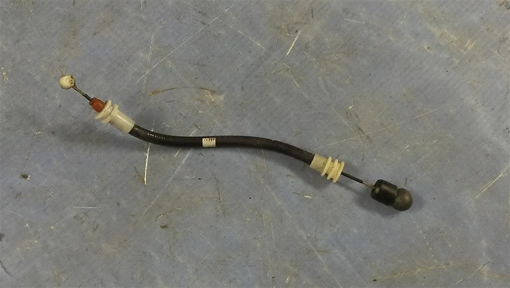 трос открывания двери наружный BMW X5 E53  M62B44 286 лс 4.4i