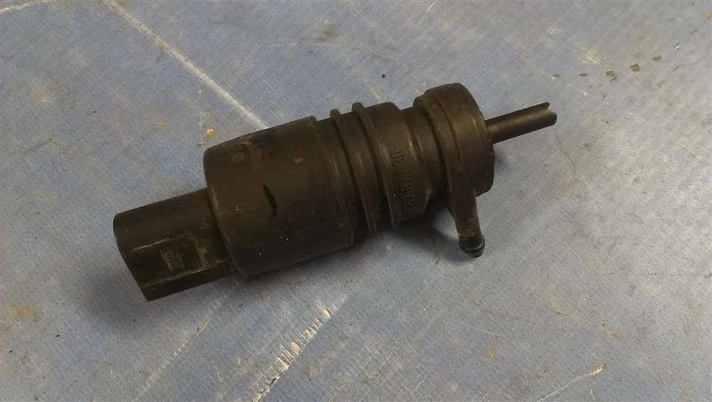 насос омывателя BMW X5 E53  M62B44 286 лс 4.4i