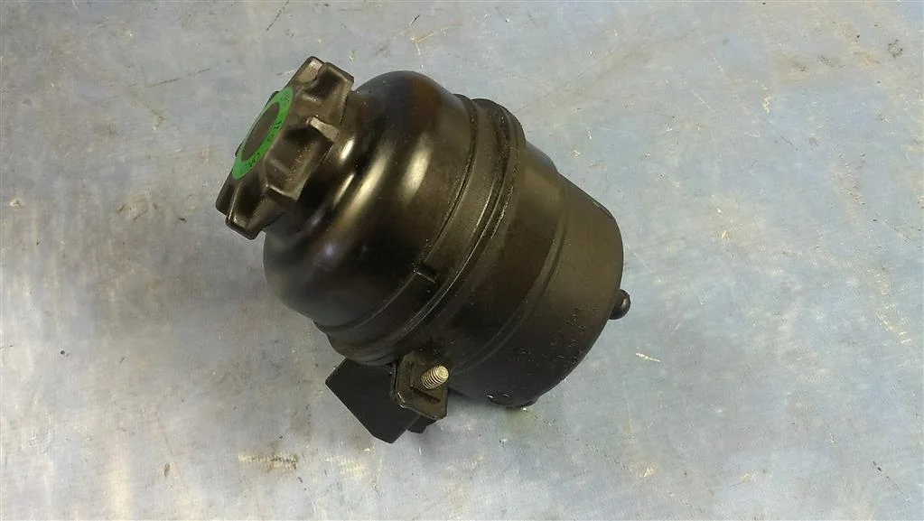 бачок гидроусилителя BMW X3 E83  N47D20A 177 лс 2.0D