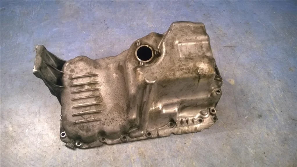 поддон масляный двигателя BMW 5-серия E60/E61 11137803071  N47D20A 177 лс 520d 2007 BLACK SAPPHIRE METALLIC (475)