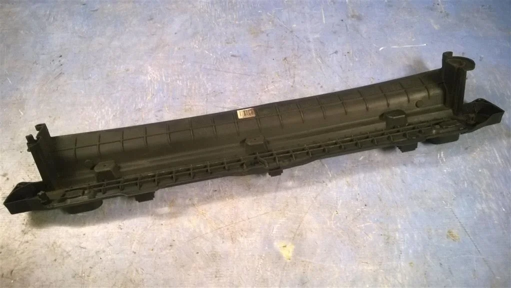 рамка радиатора часть BMW 5-серия E60/E61  N52B30 258 лс 530i