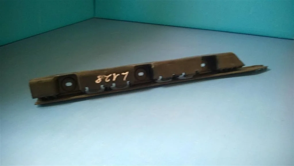 направляющая заднего бампера BMW X3 E83  M57N2 218 лс 3.0D