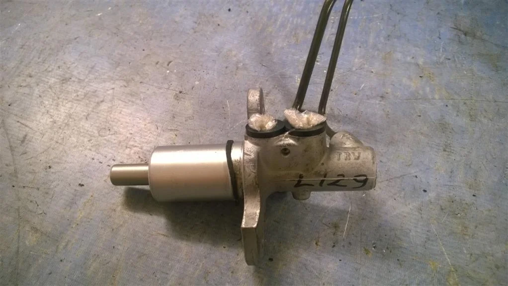 главный тормозной цилиндр BMW 5-серия E60/E61  N52B30 258 лс 530i